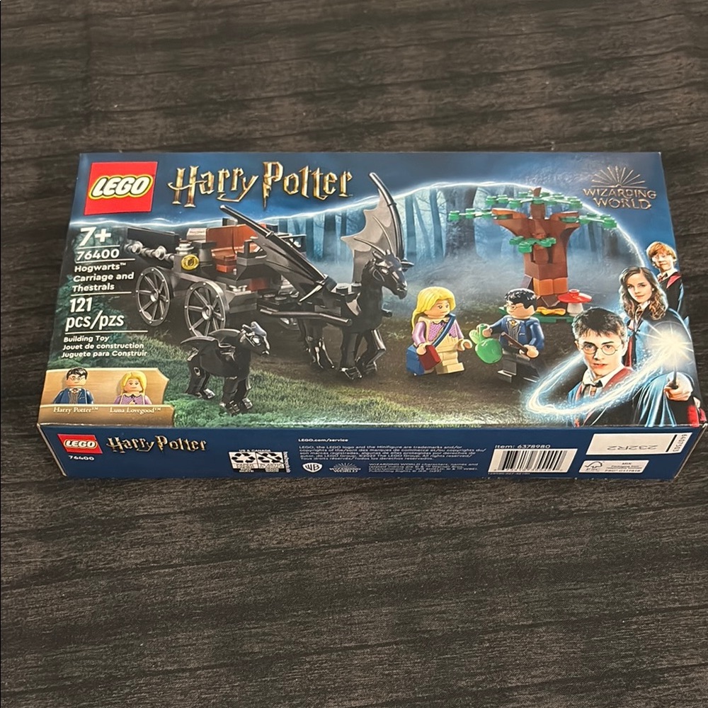 LEGO Harry Potter Hogwarts Carriage and Thestrals Set
